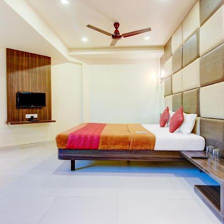 K D Residency Hotel Kalyān Екстериор снимка