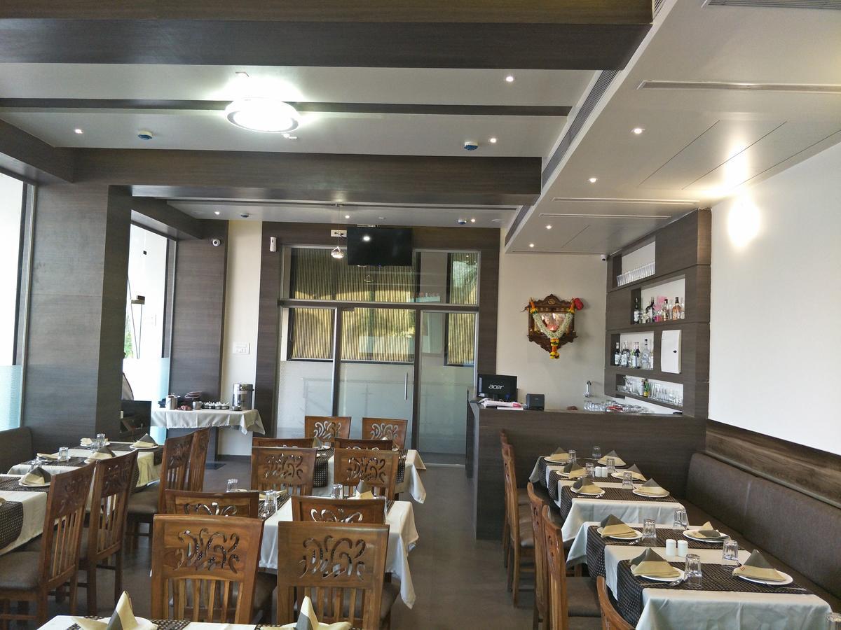 K D Residency Hotel Kalyān Екстериор снимка