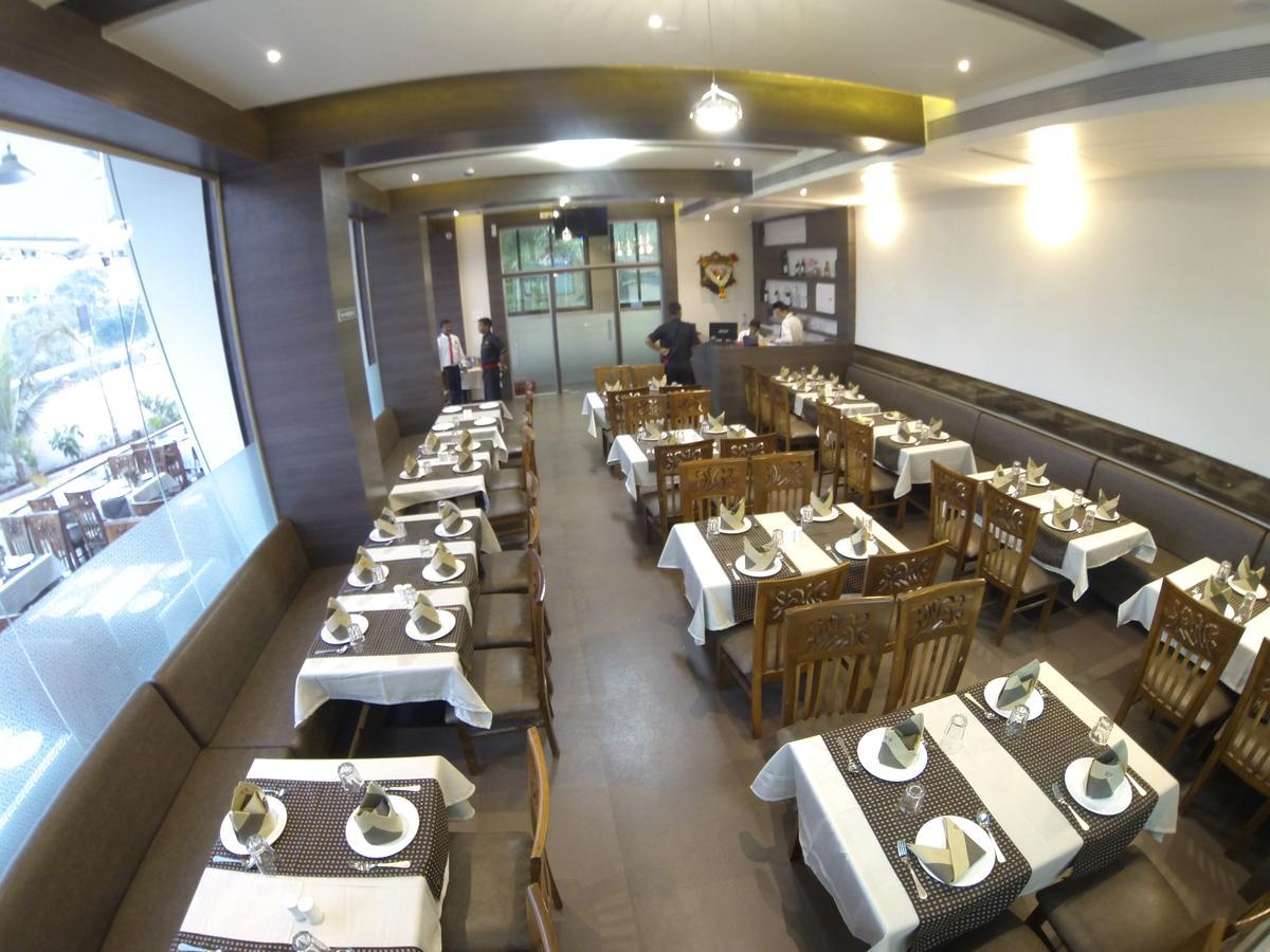 K D Residency Hotel Kalyān Екстериор снимка