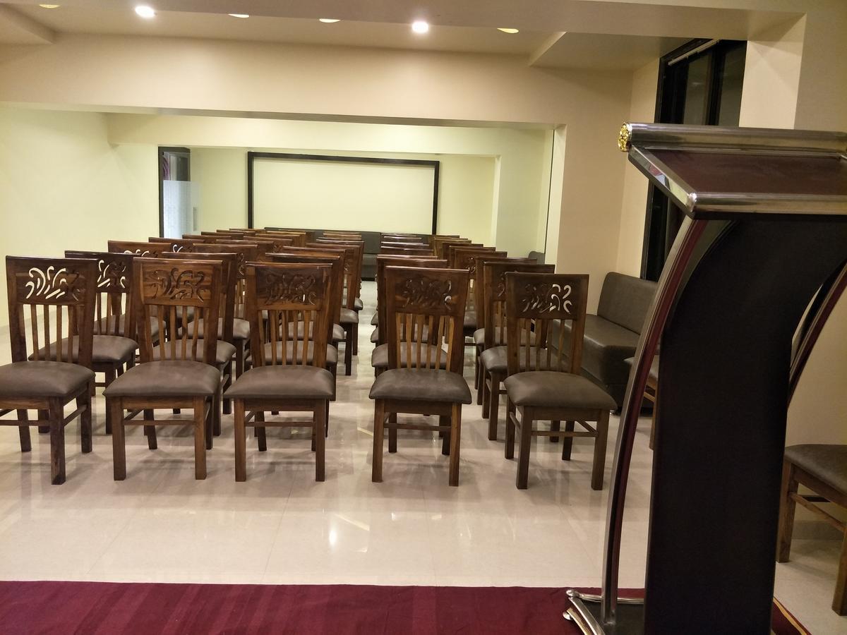 K D Residency Hotel Kalyān Екстериор снимка